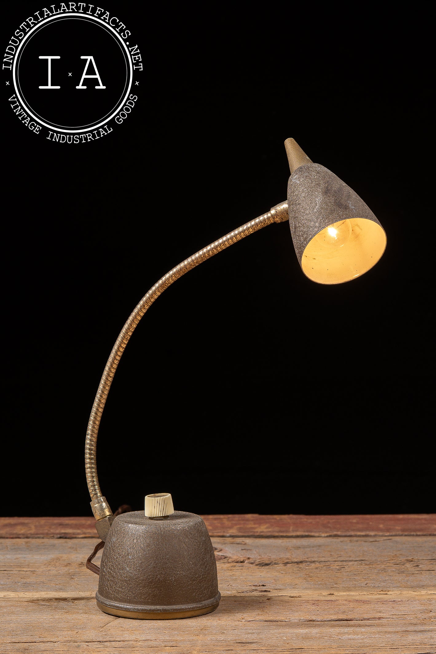 【antique】ベークライトの3段ティーラック Vintage 