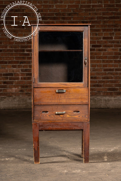 Early 20th Century Craftsman Oak Display Cabinet with Glass Door