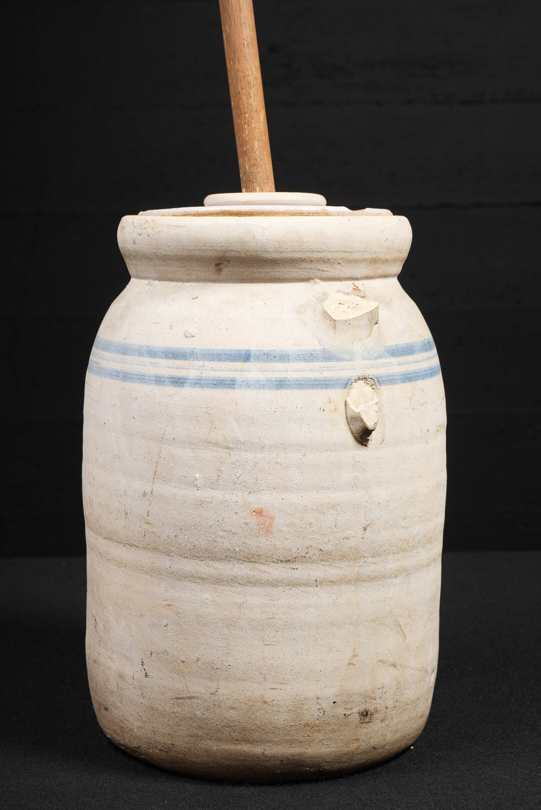 c. 1910s W. D. Suggs 4-Gallon Stoneware Churn with Lid and Dasher