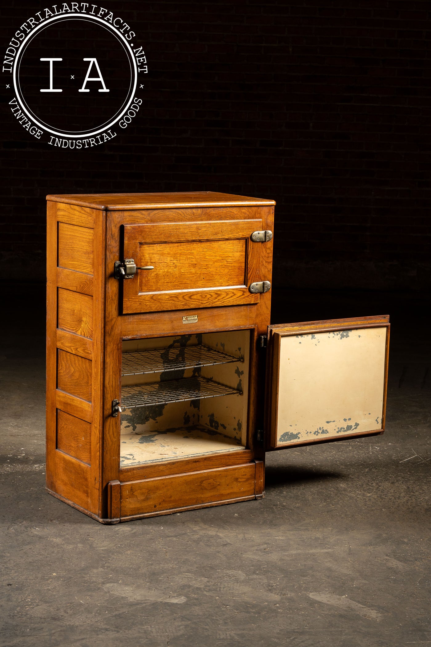Early 20th Century Oak "Leonard" Refrigerator by Grand Rapids