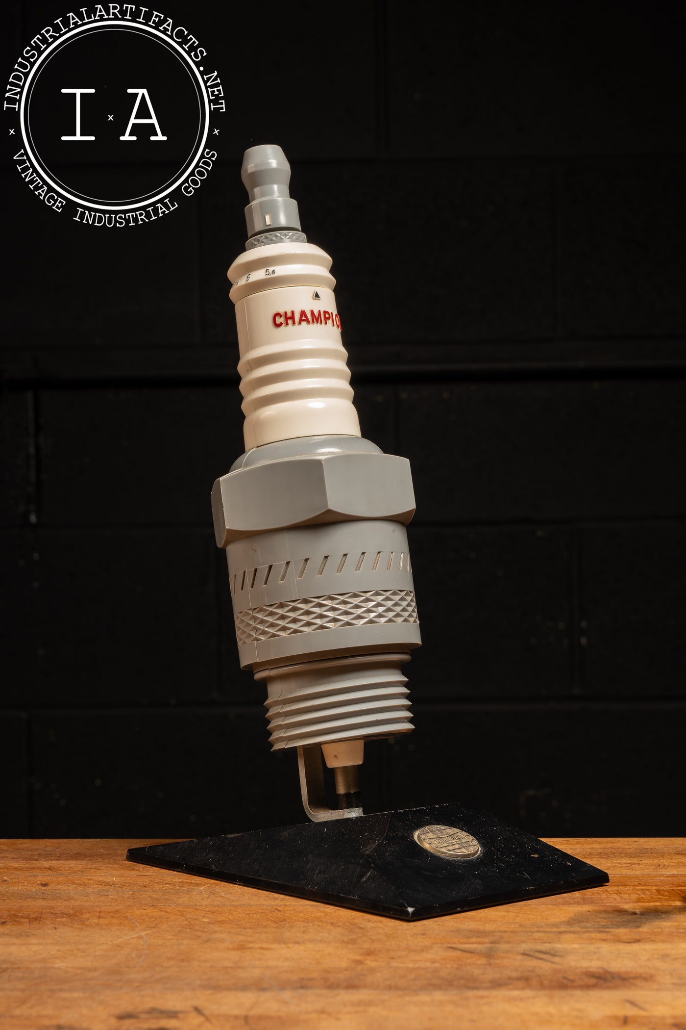 Vintage Champion SPR-1010H Spark Plug Radio