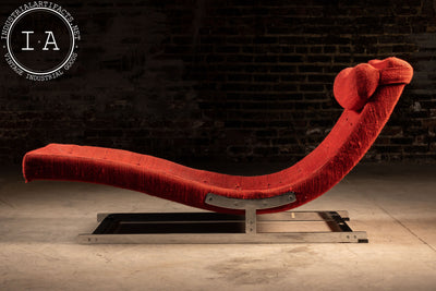 Modernist Upholstered Chaise Lounge in Red