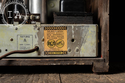 Vintage Model 86T1 Radio by RCA-Victor