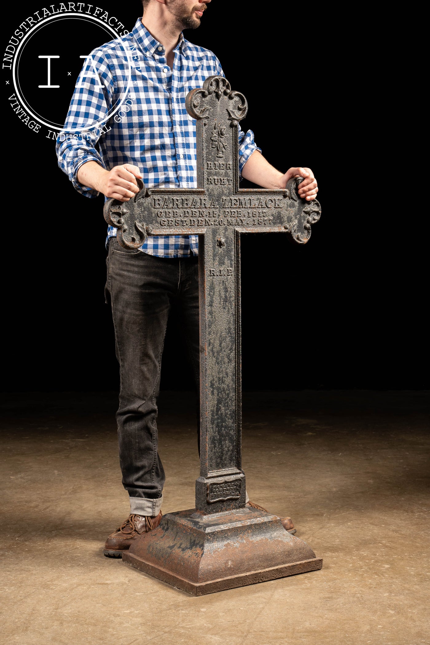 Late 19th Century Cast Iron Cross Headstone