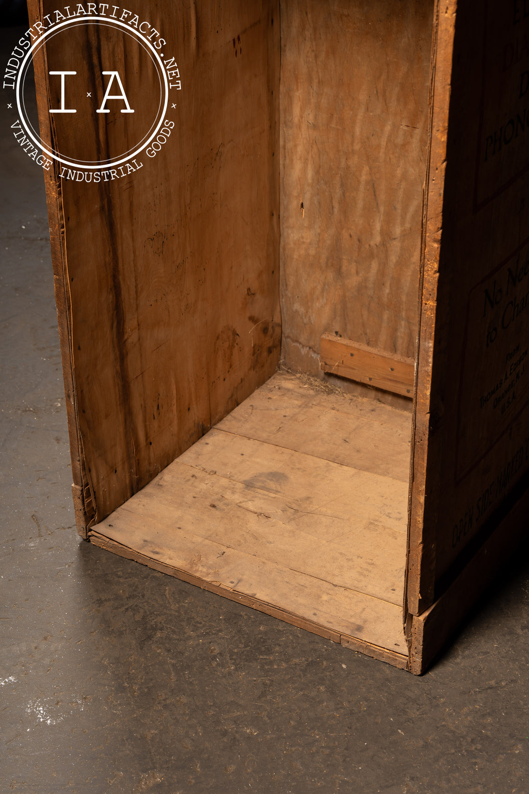 Early 20th Century Edison Diamond Disc Phonograph Shipping Crate