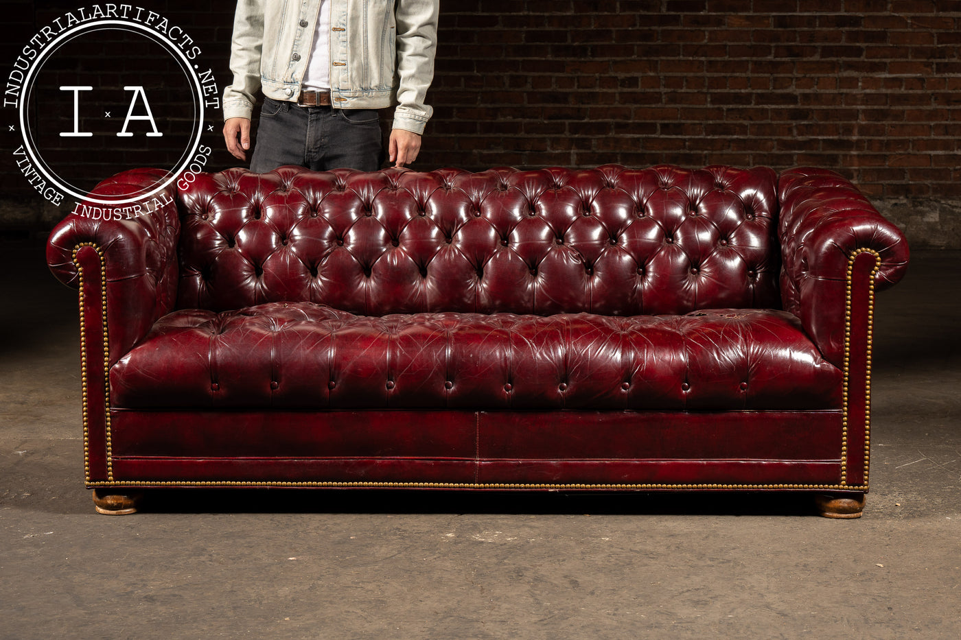 Tufted Leather Chesterfield Sofa in Burgundy
