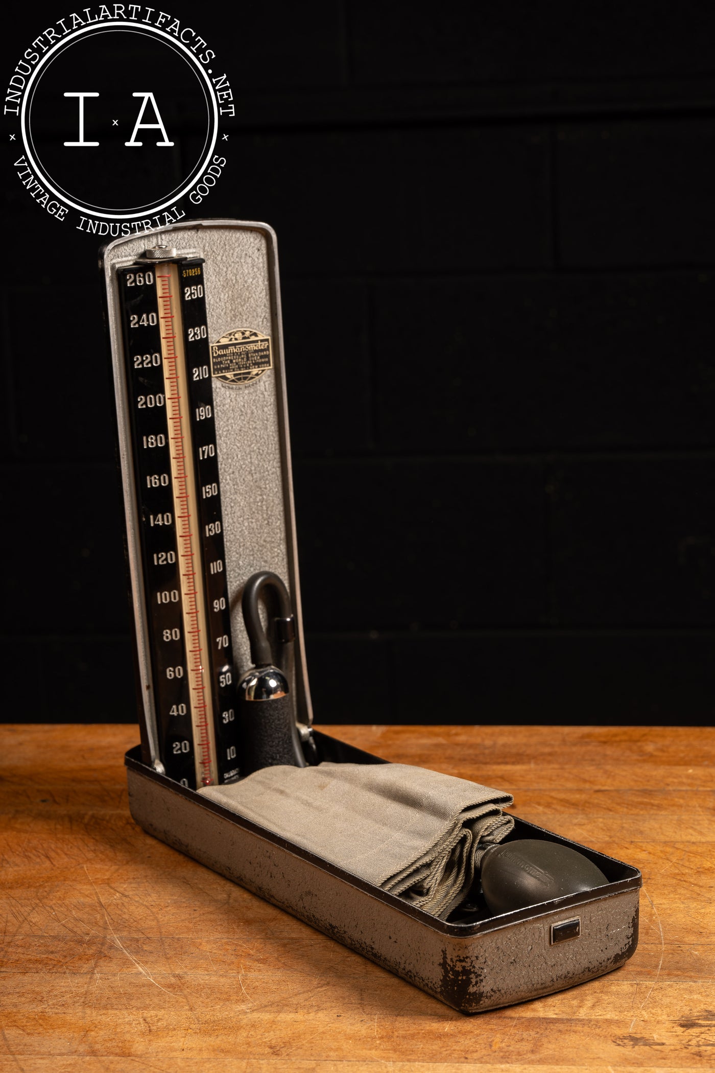 Early 20th Century Baumanometer Blood Pressure Reader in Case