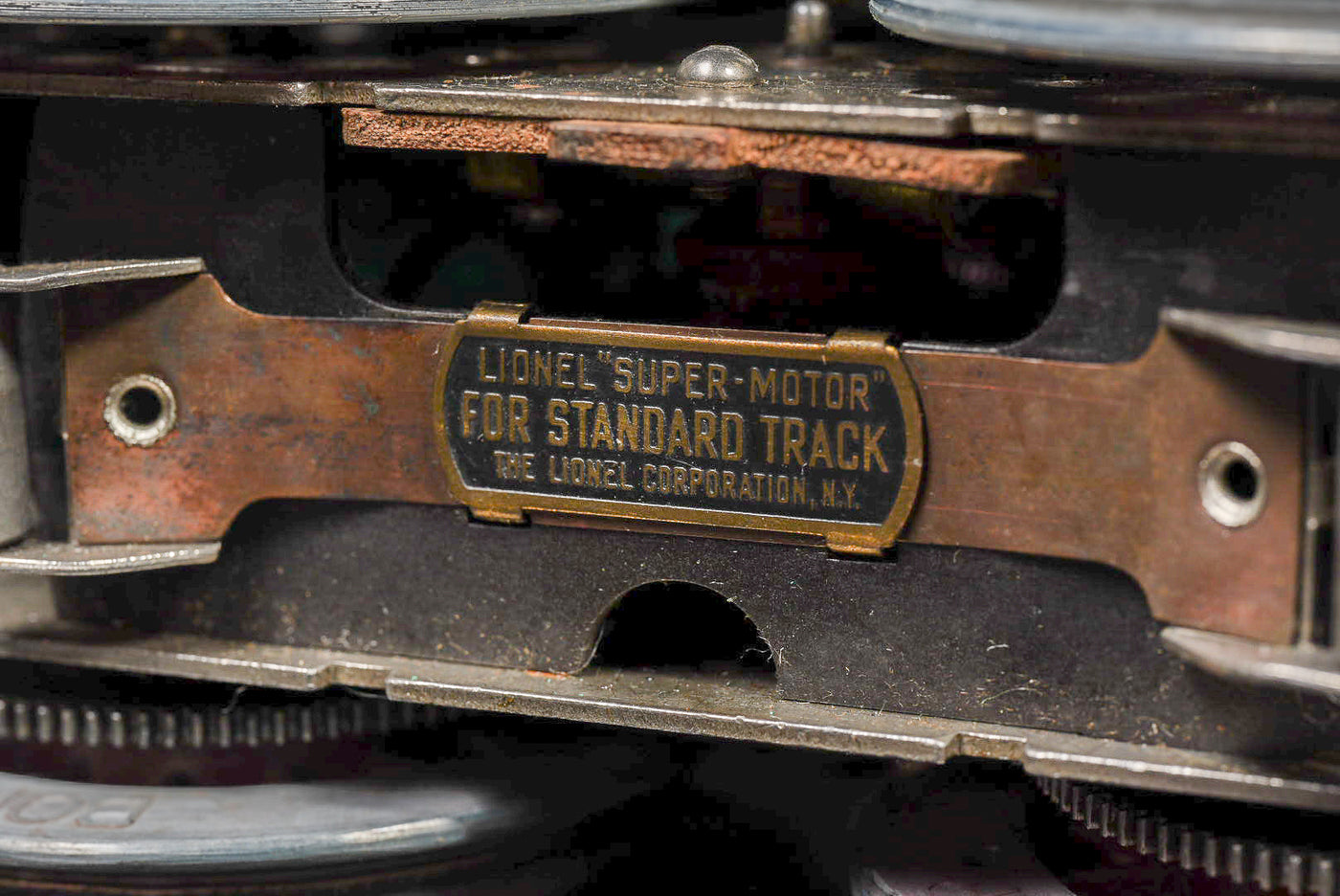 Lionel Tinplate Electric Train Set – Pullman Passenger Cars with Locomotive