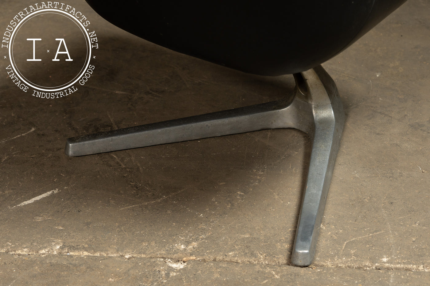 Pair of MCM Sculpta "Star Trek" Chairs by Vladmir Kagan for Chromcraft