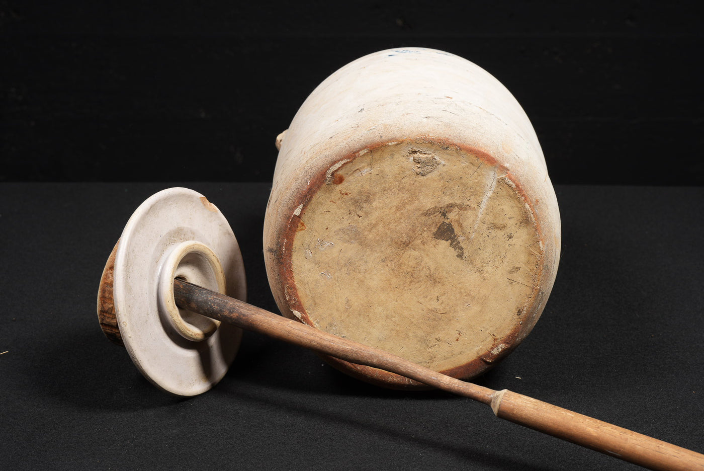 c. 1910s W. D. Suggs 4-Gallon Stoneware Churn with Lid and Dasher