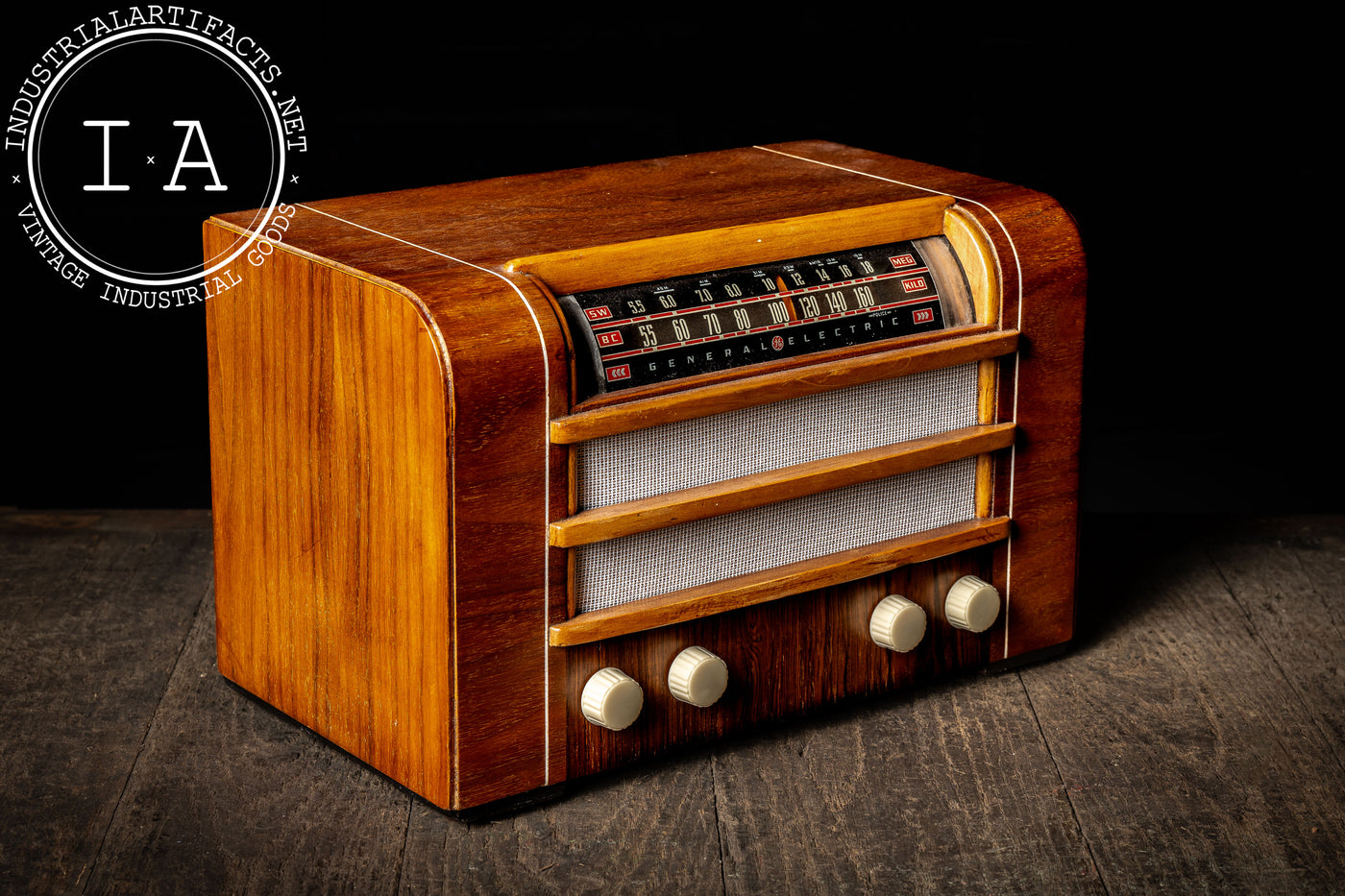 Vintage L-630 Radio by General Electric