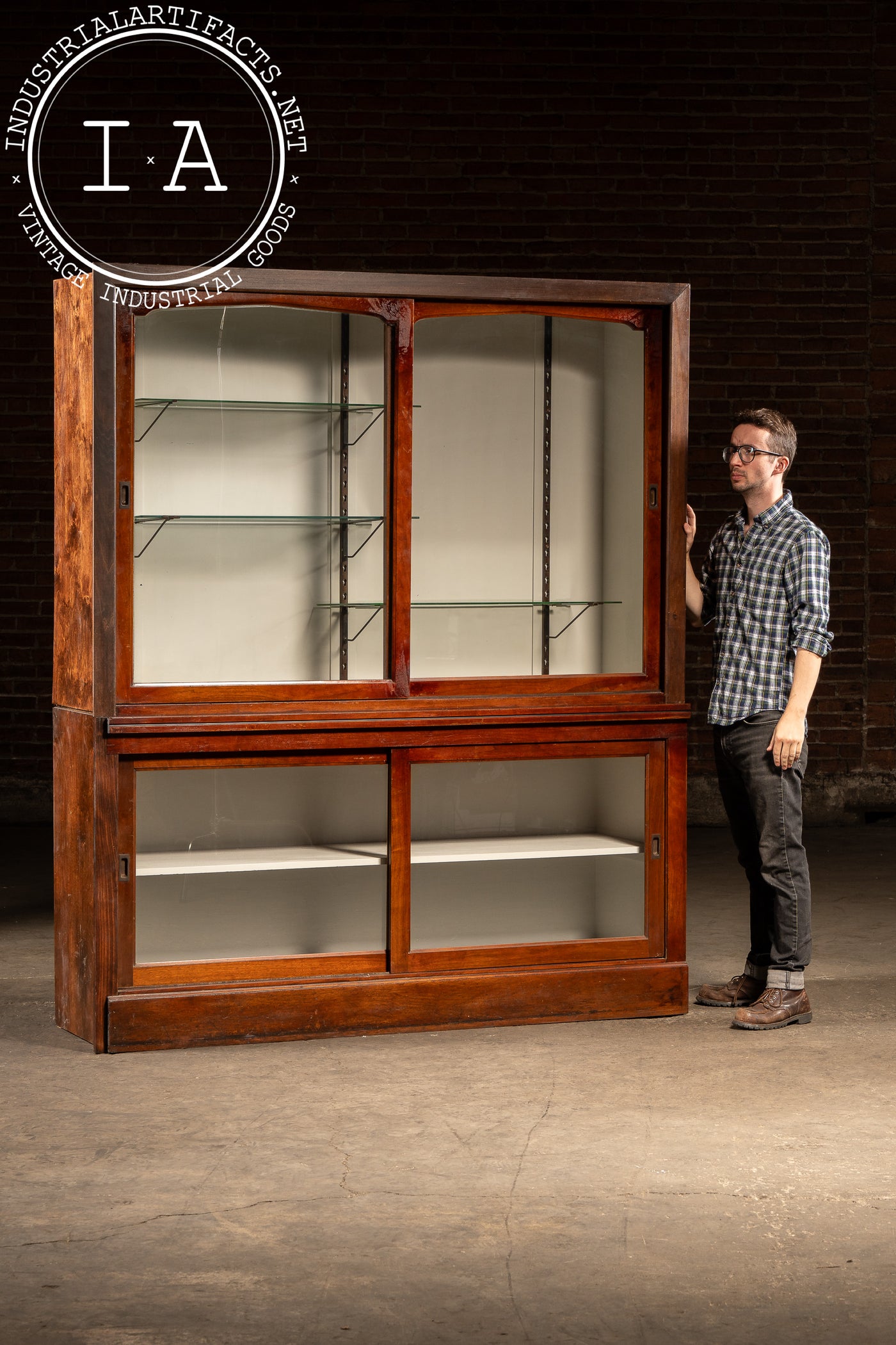 Early 20th Century Oak Display Cabinet with White Interior