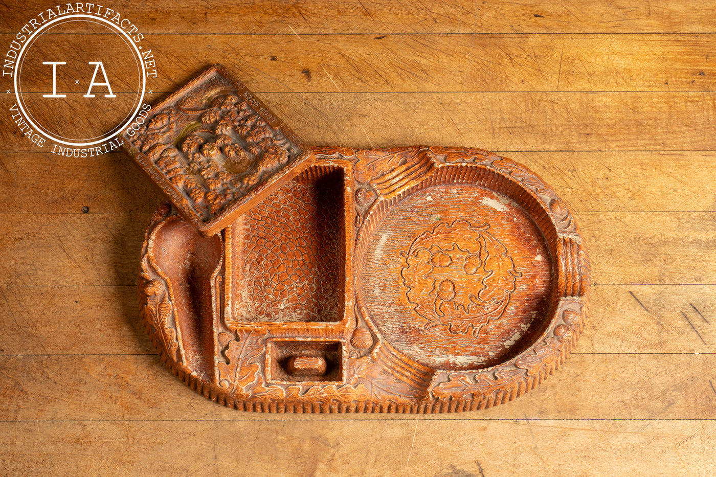 Vintage Syroco Pipe Tray with Built-In Ashtray and Snuff Box