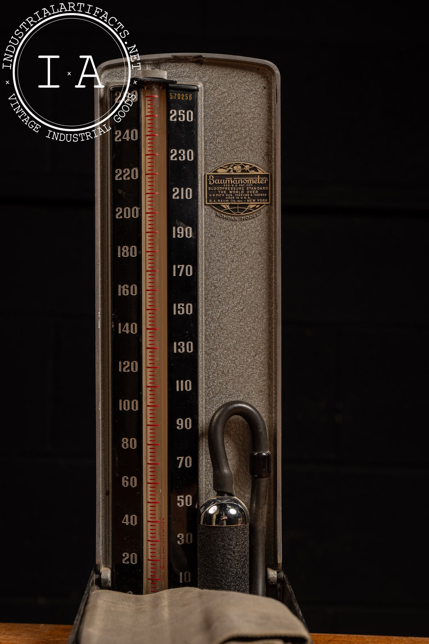 Early 20th Century Baumanometer Blood Pressure Reader in Case