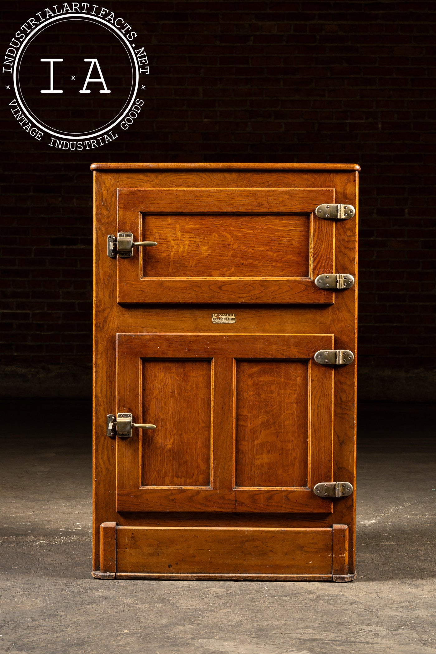 Early 20th Century Oak "Leonard" Refrigerator by Grand Rapids