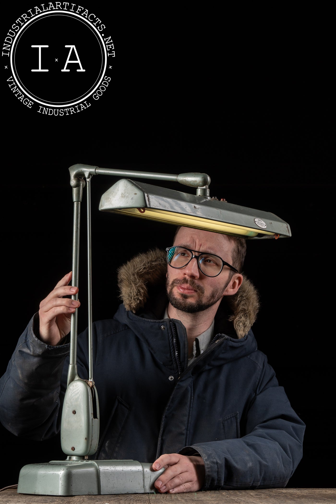 Vintage Floating Fluorescent No. 2324 Desk Lamp by Dazor in Gray