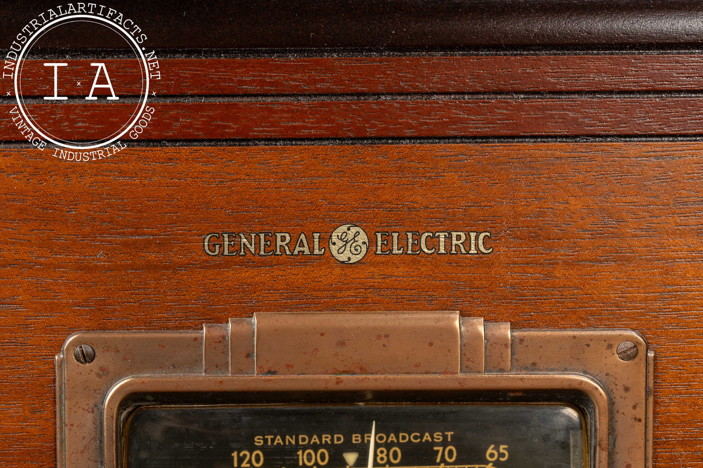 Vintage Model E-53X Radio by Canadian General Electric