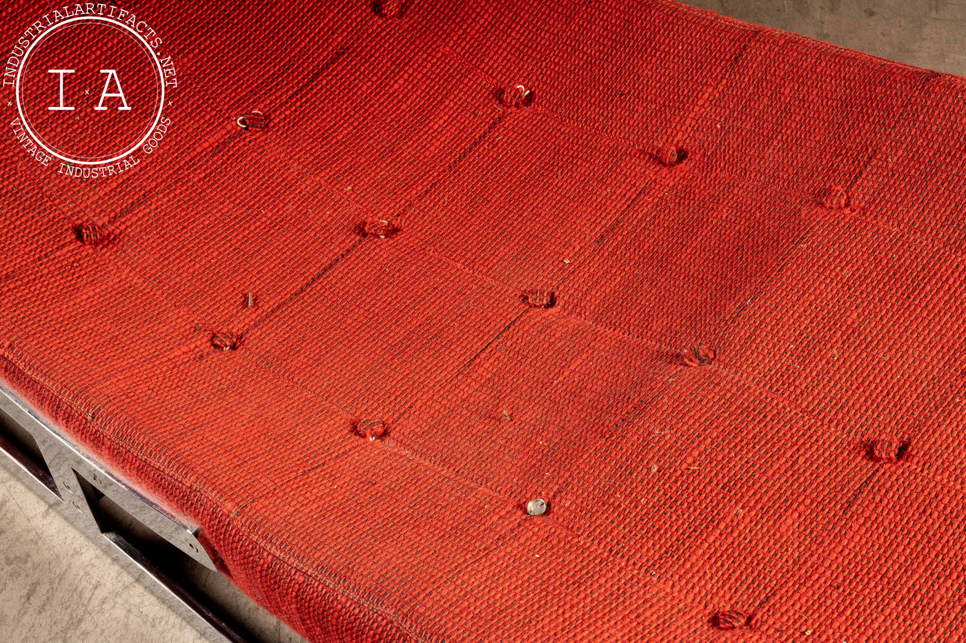 Modernist Upholstered Chaise Lounge in Red