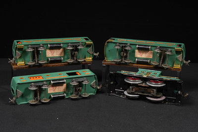 Lionel Tinplate Electric Train Set – Pullman Passenger Cars with Locomotive