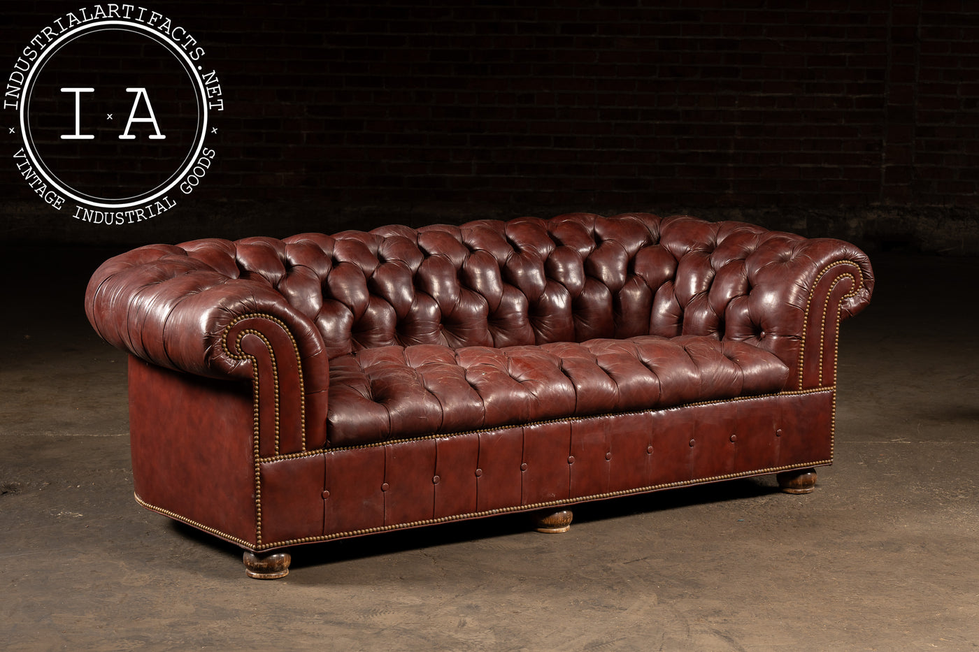 Tufted Leather Chesterfield Sofa in Burgundy