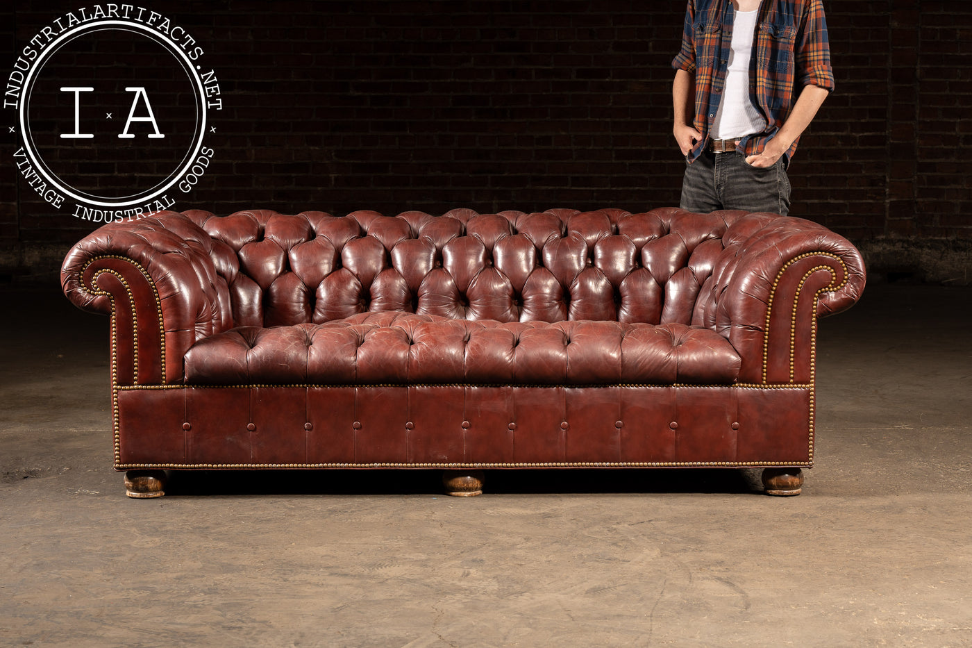 Tufted Leather Chesterfield Sofa in Burgundy