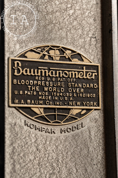 Early 20th Century Baumanometer Blood Pressure Reader in Case