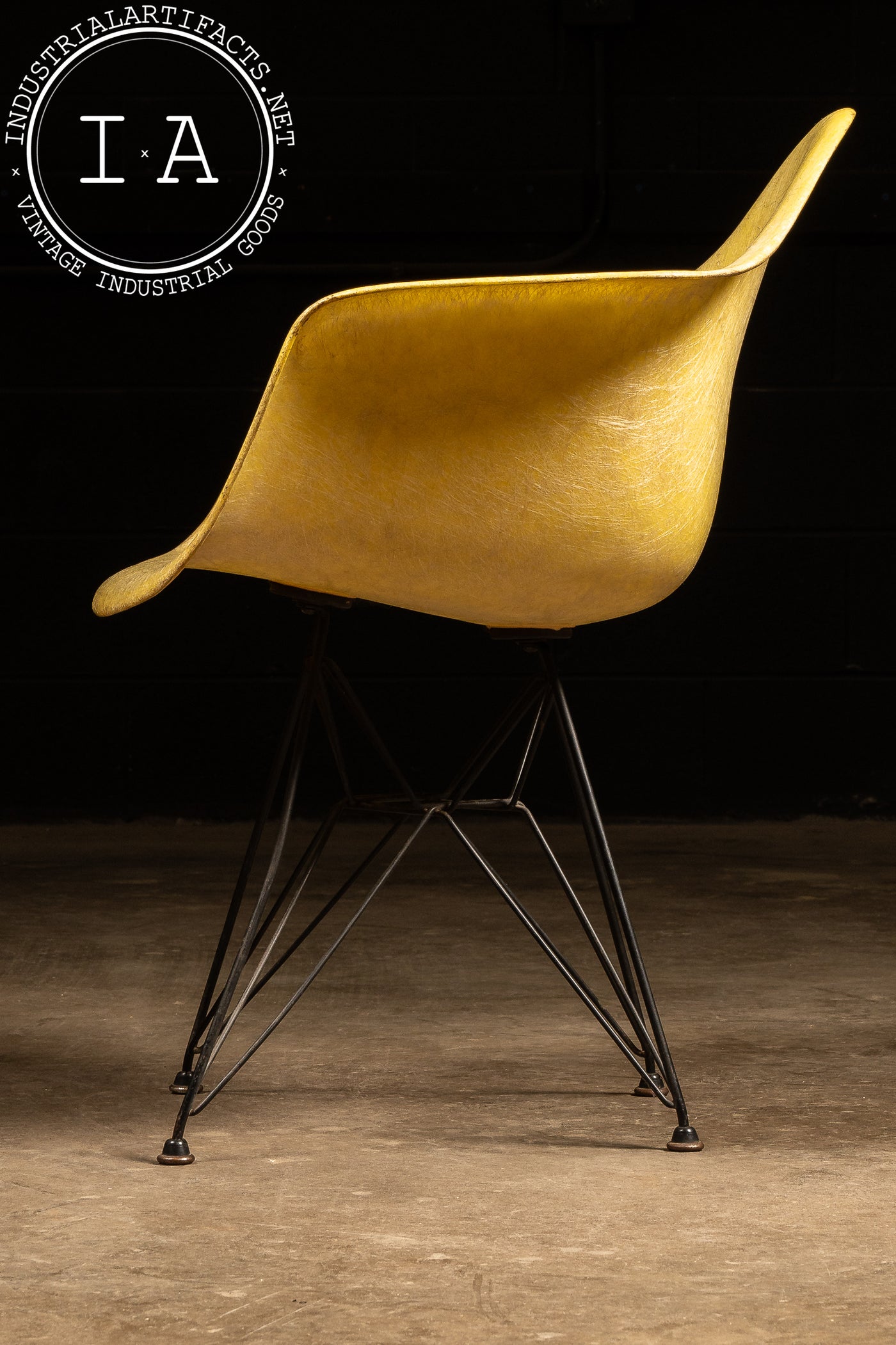 Mid-Century Eames-Herman Miller DAR Fiberglass Chair