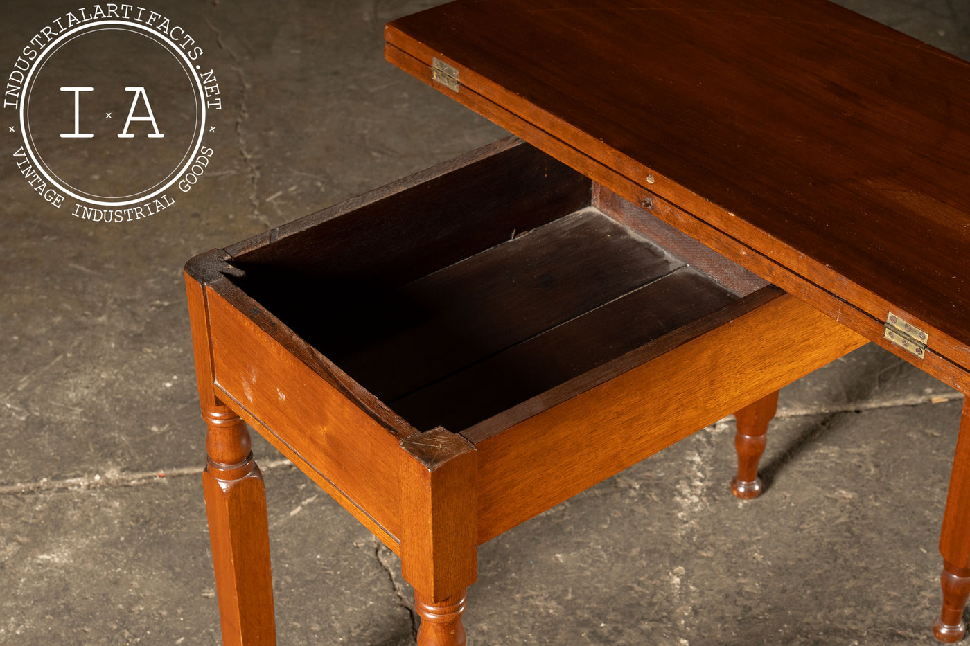 Early 20th Century Hardwood Table with Expanding Top
