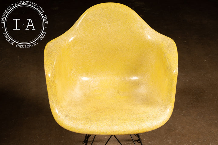 Mid-Century Eames-Herman Miller DAR Fiberglass Chair – Industrial