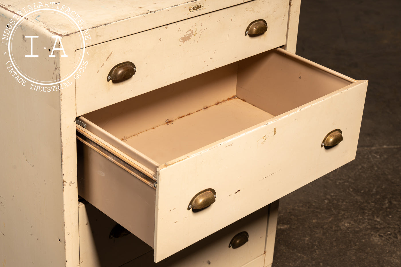 Vintage Metal Lowboy Dresser in Cream Enamel by Simmons – Industrial  Artifacts
