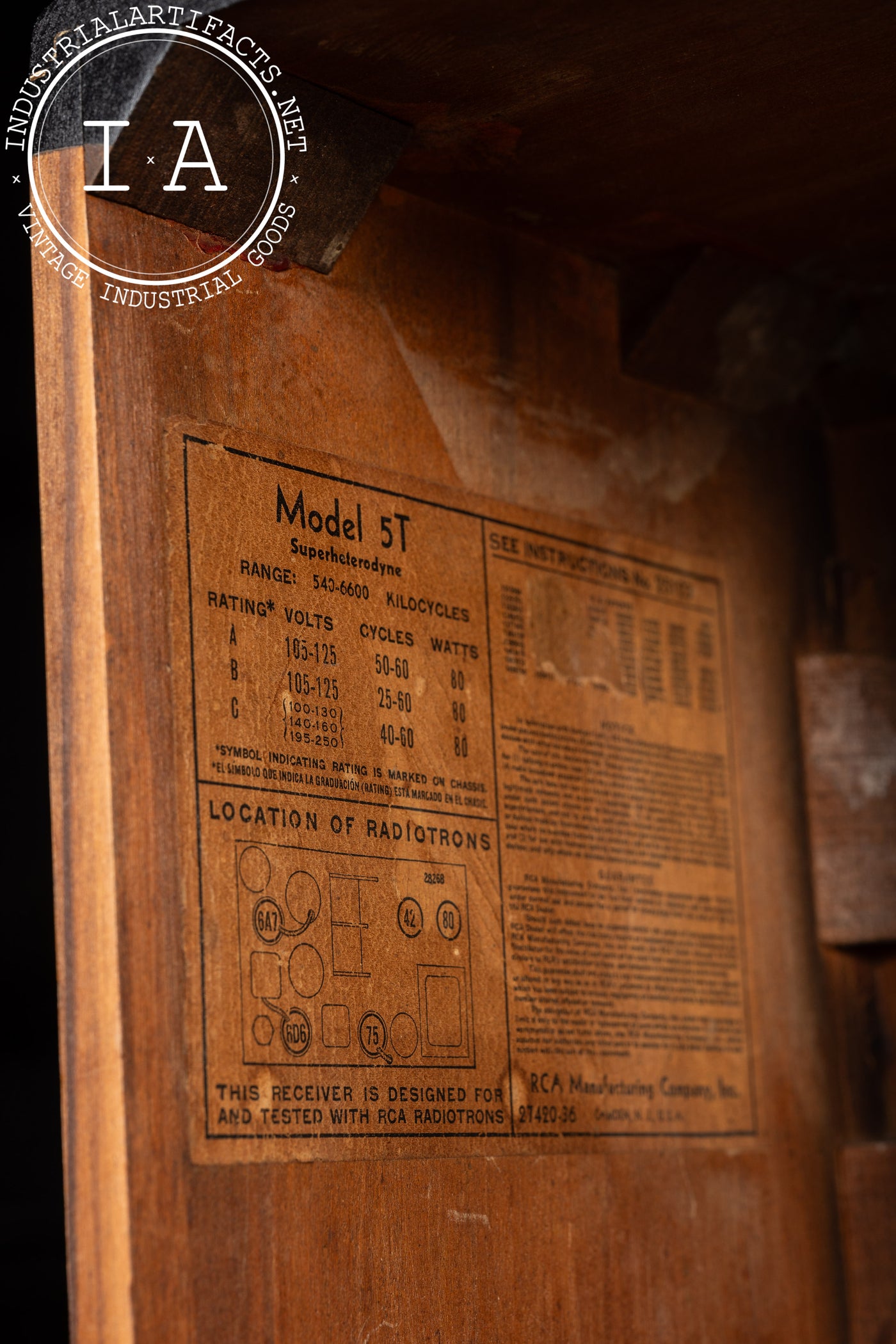 Vintage Model 5T Radio by RCA