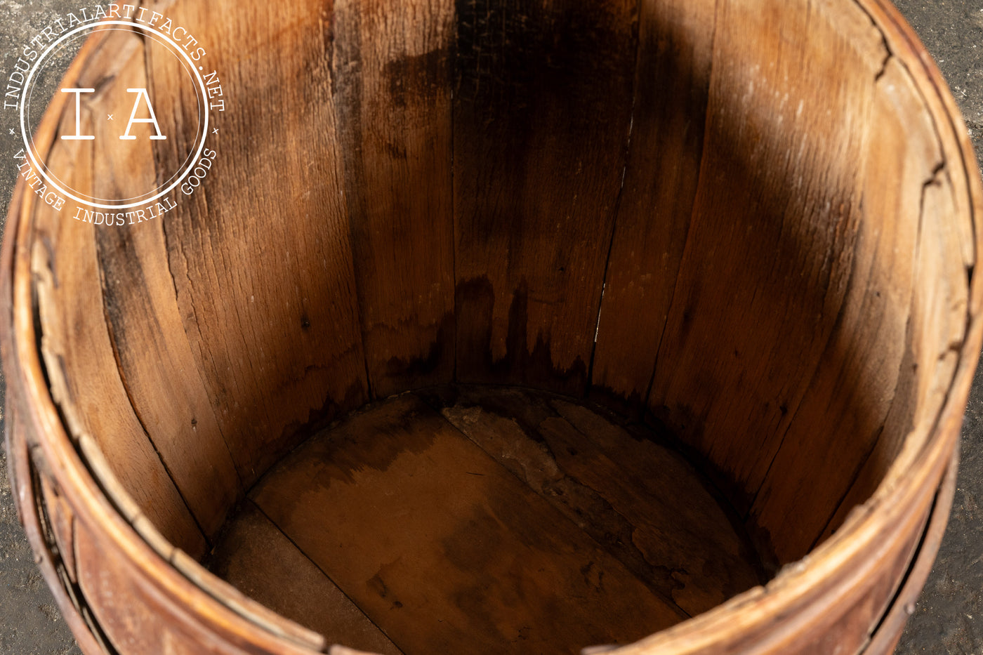 Early 20th-Century Wooden Storage Barrel with Lid