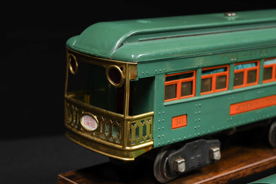 Lionel Tinplate Electric Train Set – Pullman Passenger Cars with Locomotive