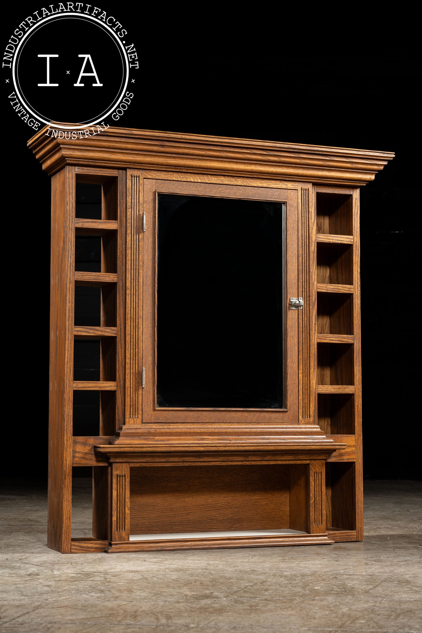 Early 20th Century Arts and Crafts Hutch with Mirror