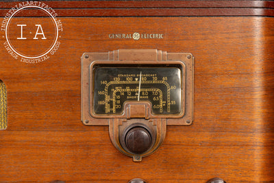 Vintage Model E-53X Radio by Canadian General Electric