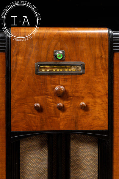 Vintage Model R-1131 with Magic Eye Tube by Delco