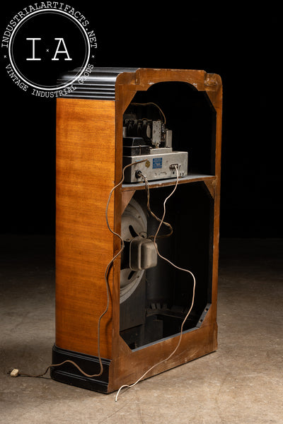 Vintage Model R-1131 with Magic Eye Tube by Delco