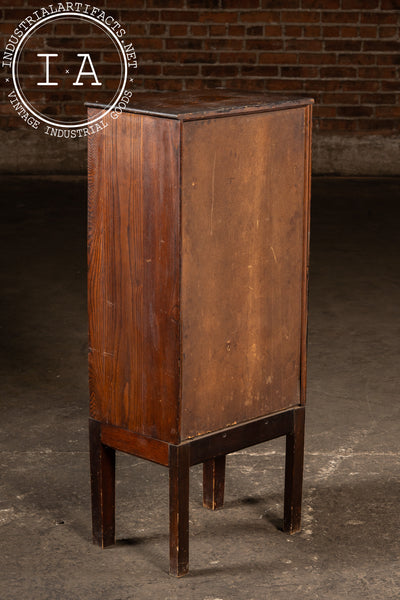 Early 20th Century Craftsman Oak Display Cabinet with Glass Door