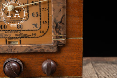 Vintage Model 86T1 Radio by RCA-Victor