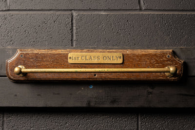 Early American First Class Railroad Storage Rack