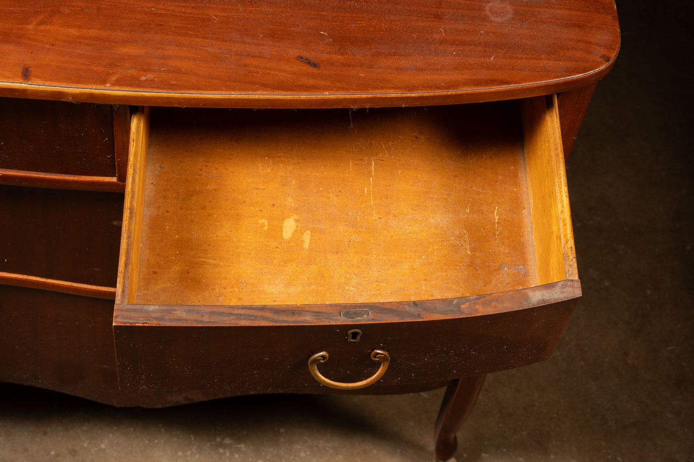 Early 20th Century Oak Dresser with Adjustable Mirror