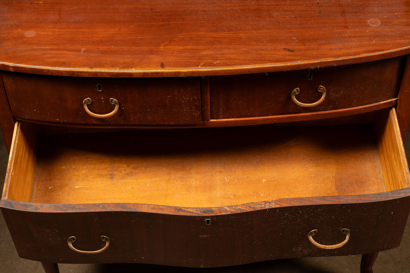 Early 20th Century Oak Dresser with Adjustable Mirror