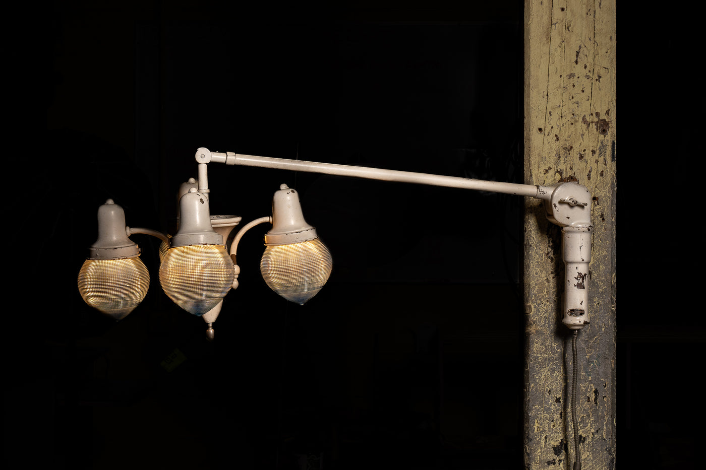 Early 20th Century Floating Arm Dental Lamp With Holophane Shades