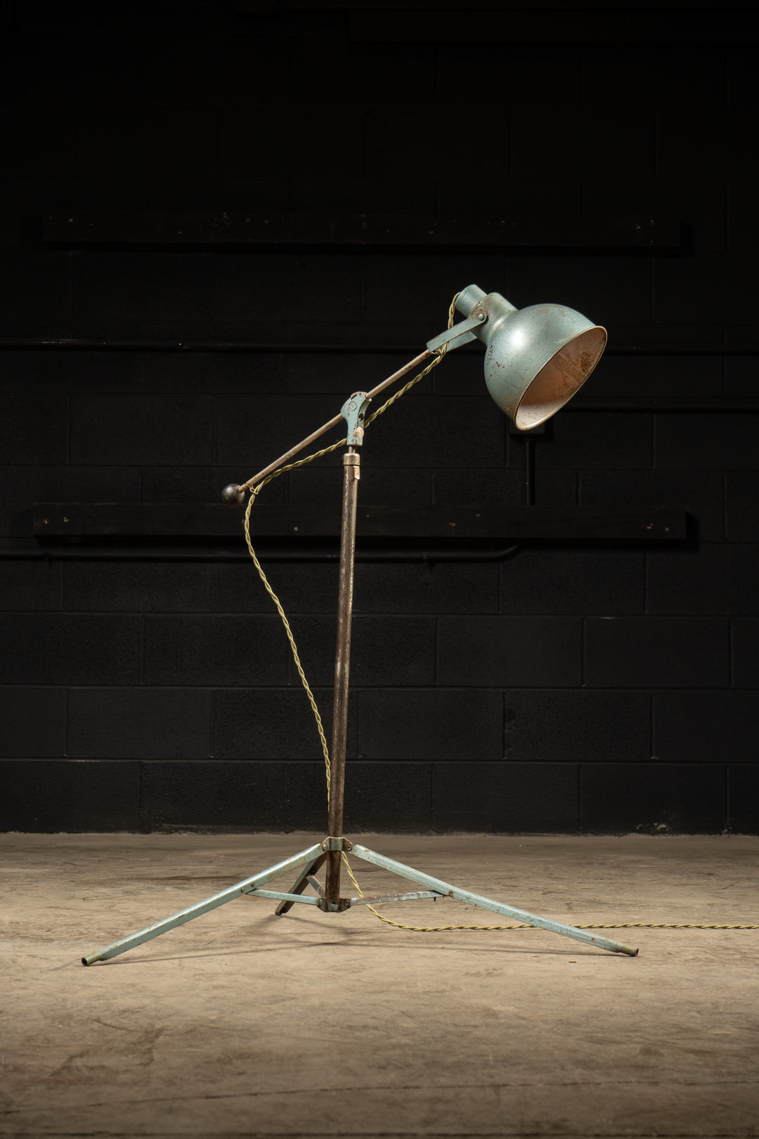c. 1950 Articulated Lamp by Bretford Mfg. – Industrial Artifacts
