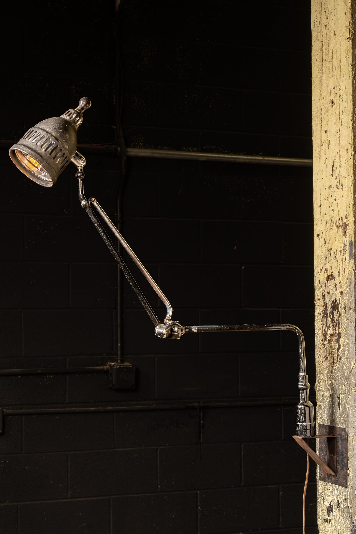 Vintage Industrial Adjustable Lamp