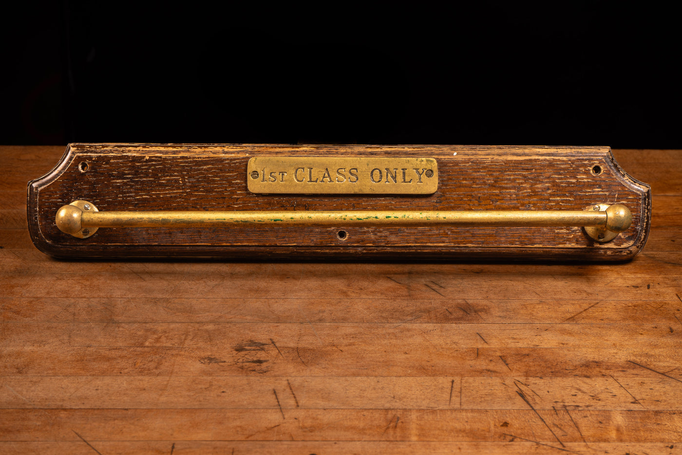 Early American First Class Railroad Storage Rack