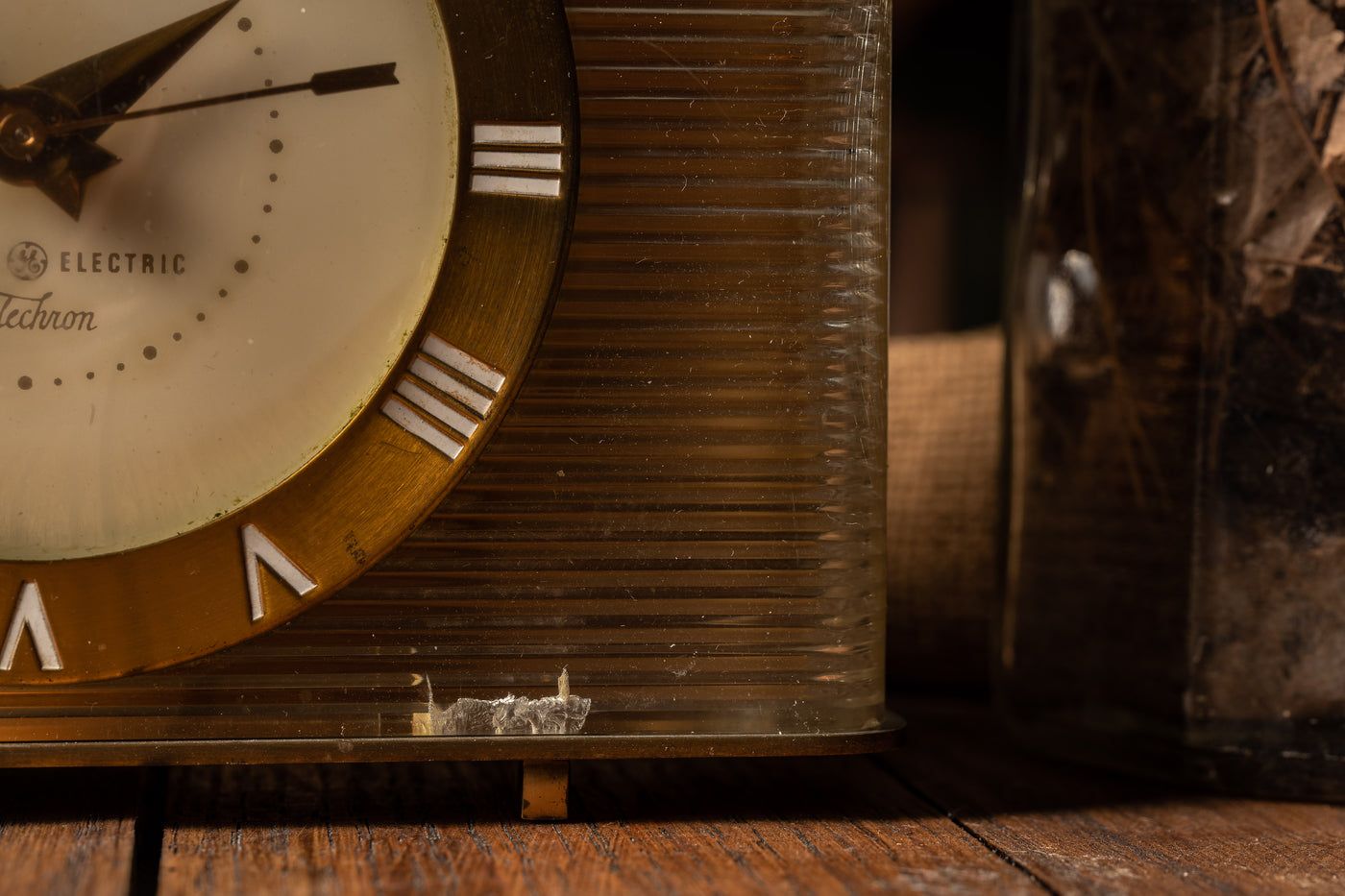 c. 1950 GE-Telechron Desk Clock