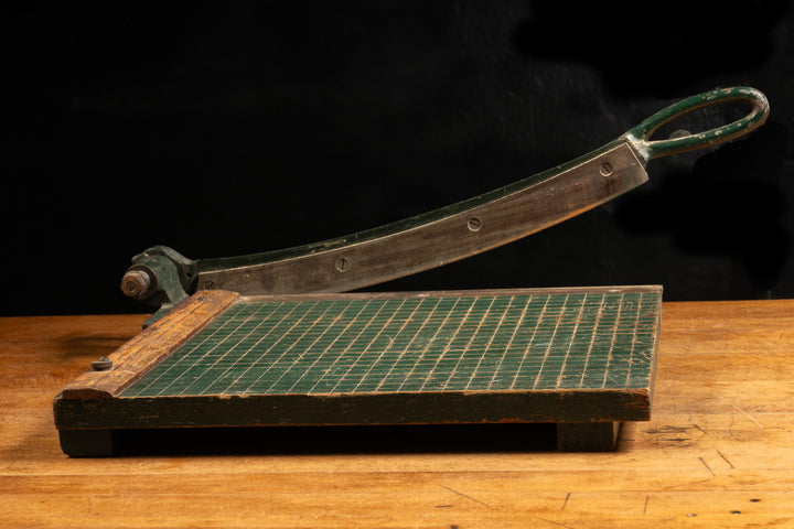 【USA vintage】Milton Bradley. ペーパーカッター s-l1200.jpg