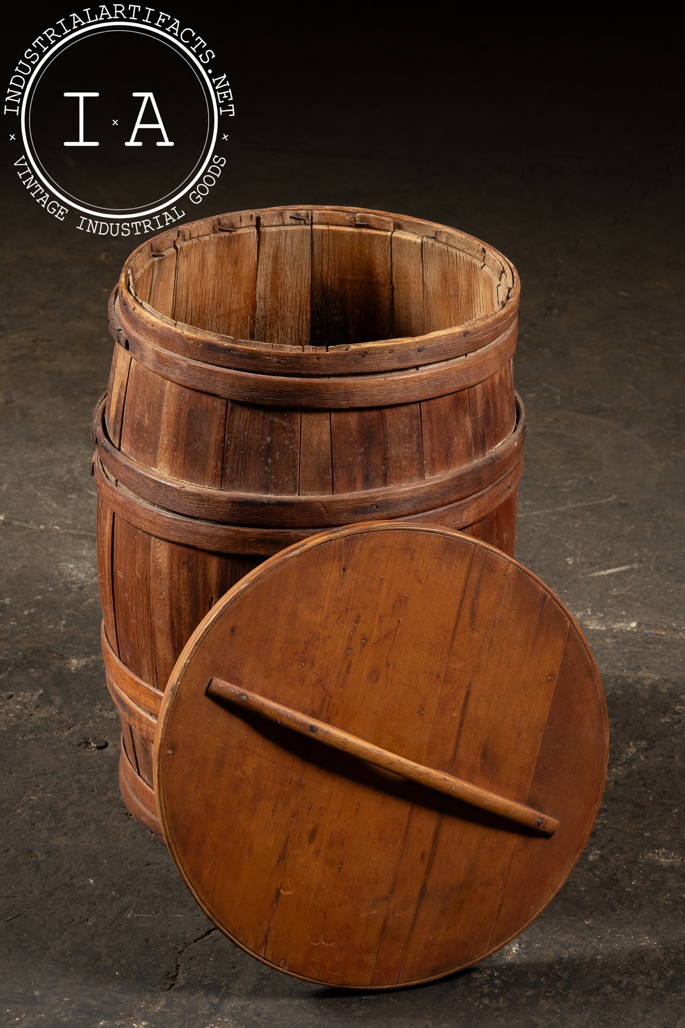 Early 20th-Century Wooden Storage Barrel with Lid