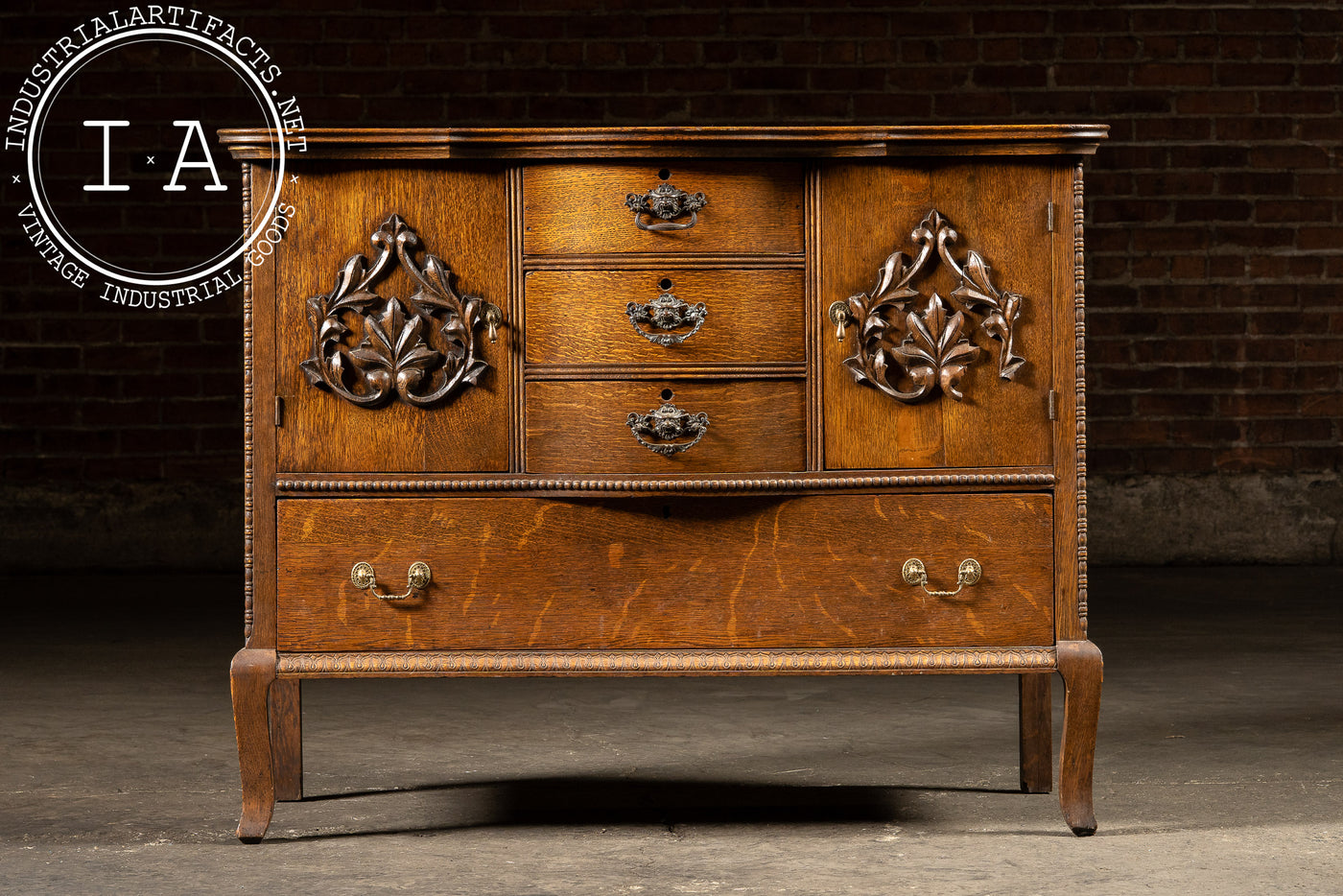 Early 20th Century Quartersawn Wooden Serving Cabinet